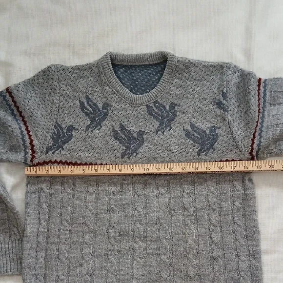 Men's Gray Crewneck Sweater with Duck Design - Picture 2 of 6